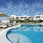 Santa Maria Village & 4*