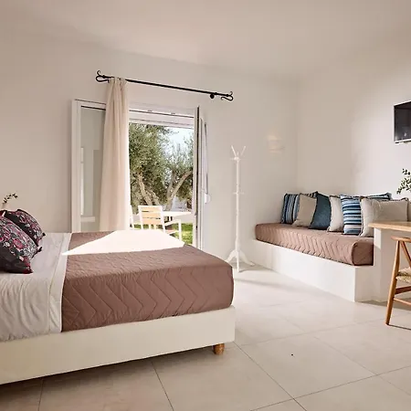 Santa Maria Village & Adamantas (Milos)