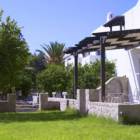 Santa Maria Village & 4*