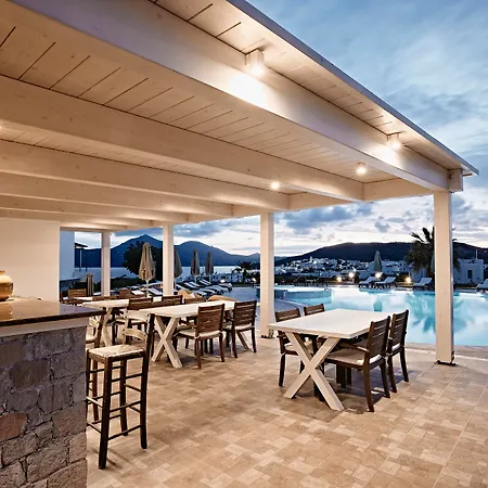 Santa Maria Village & Otel 4*