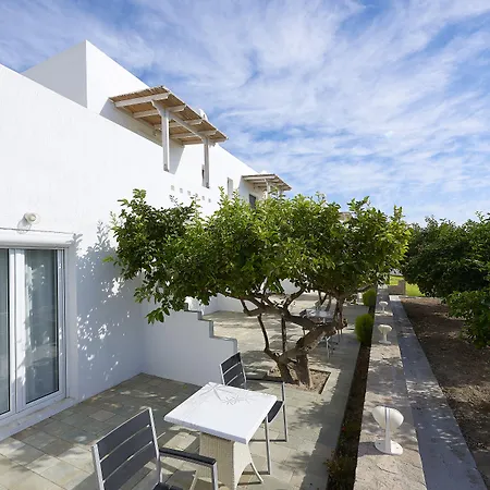 Santa Maria Village & 4* Adamantas (Milos)