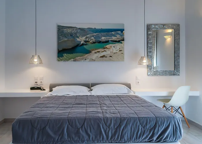 Santa Maria Village & 4* Αδάμας