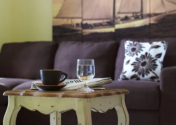 Santa Maria Village & 4* Adamantas (Milos)