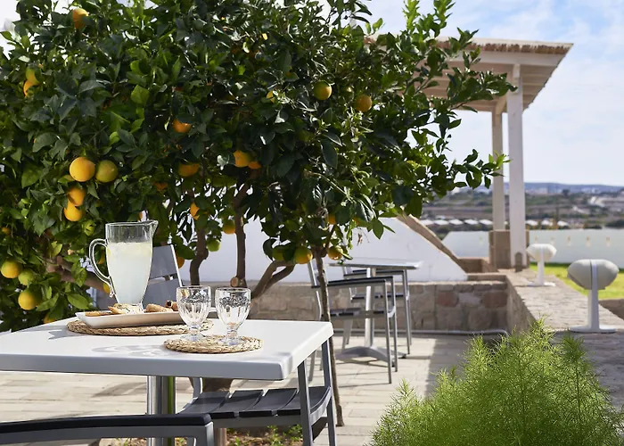 Hotel Santa Maria Village & Adamantas (Milos)